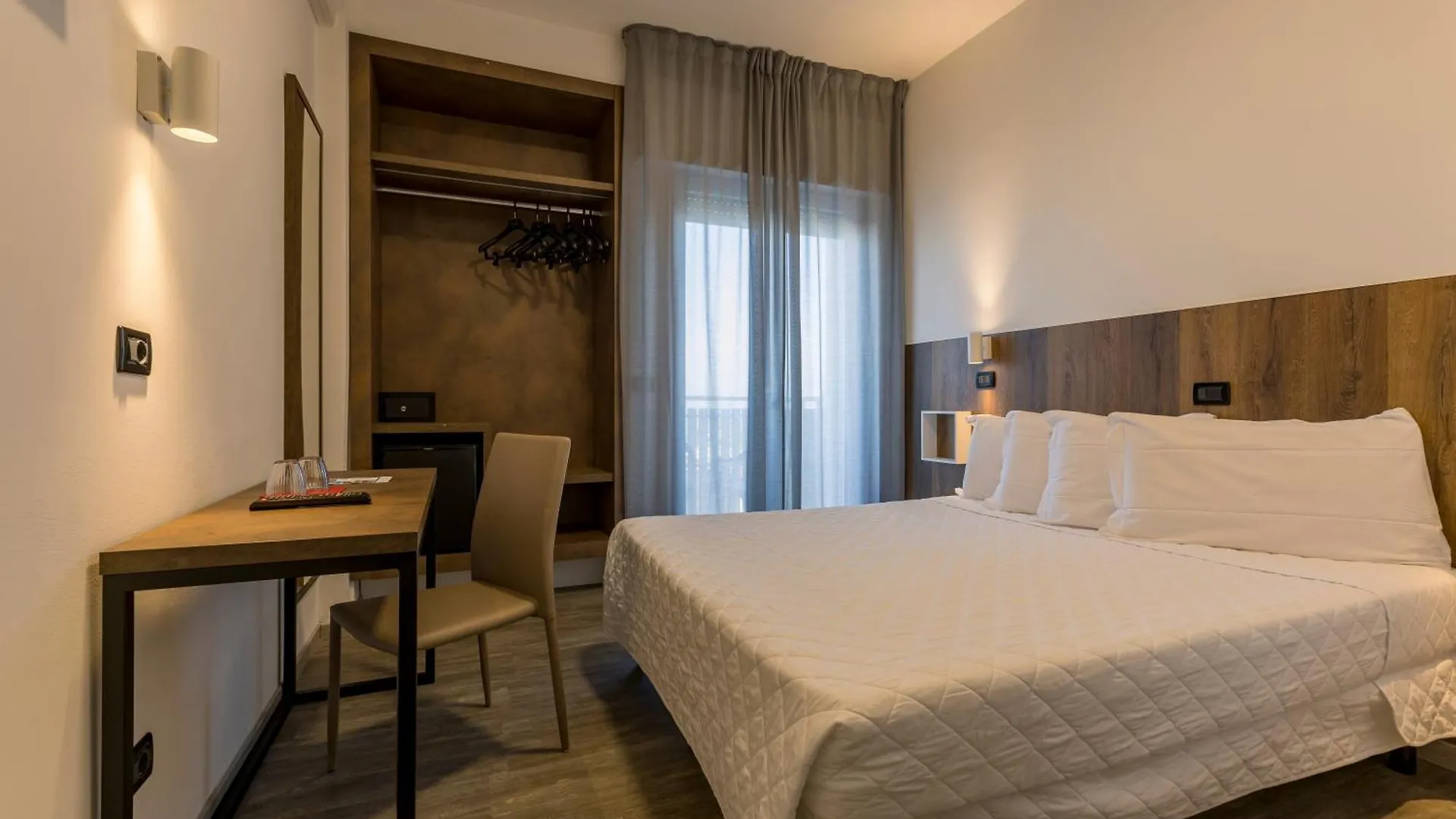 Hotel Centrale Морской Милан